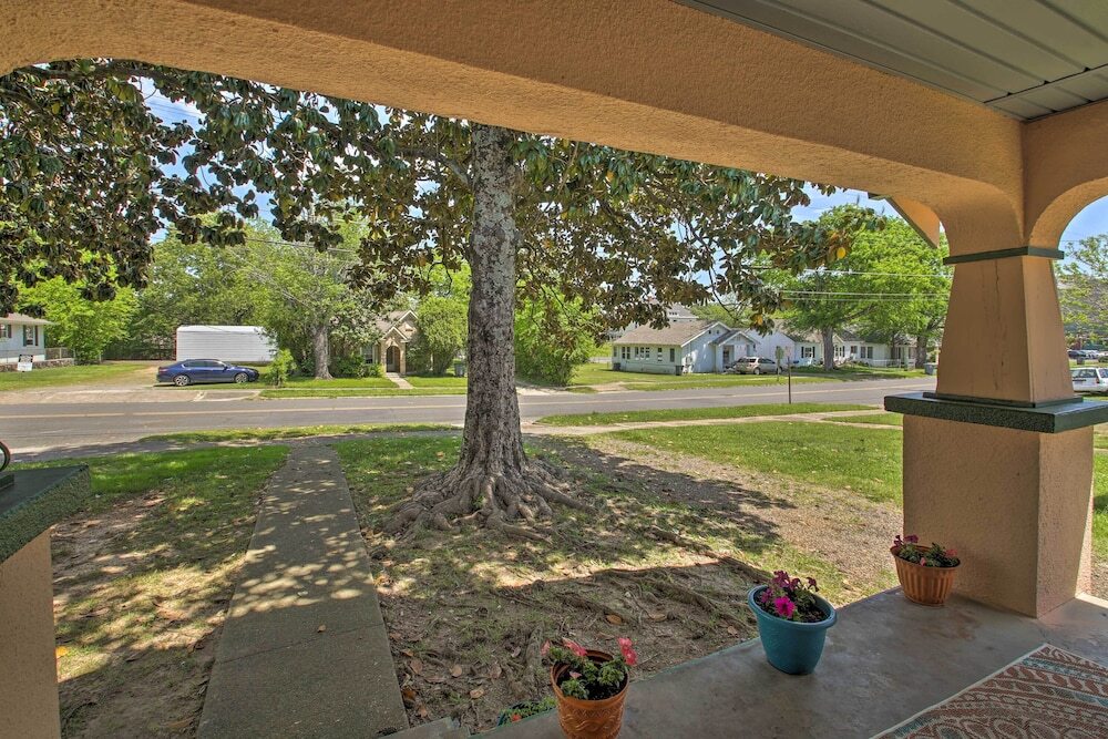 Hot Springs Home Walk to Oaklawn Casino - photo 9