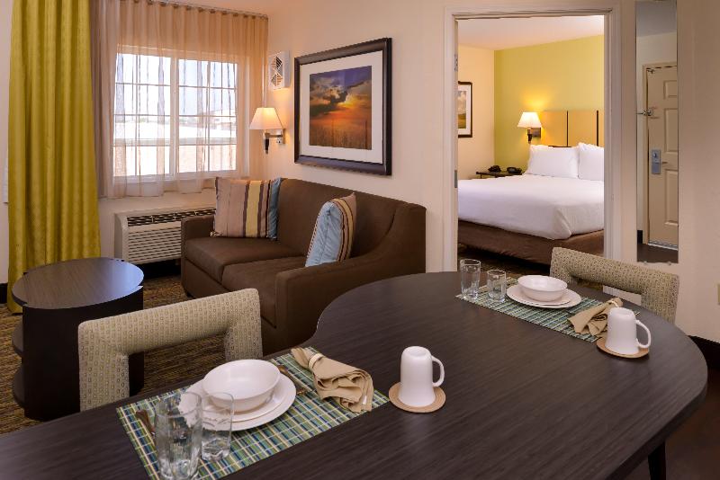 Candlewood Suites Bloomington Normal - photo 45