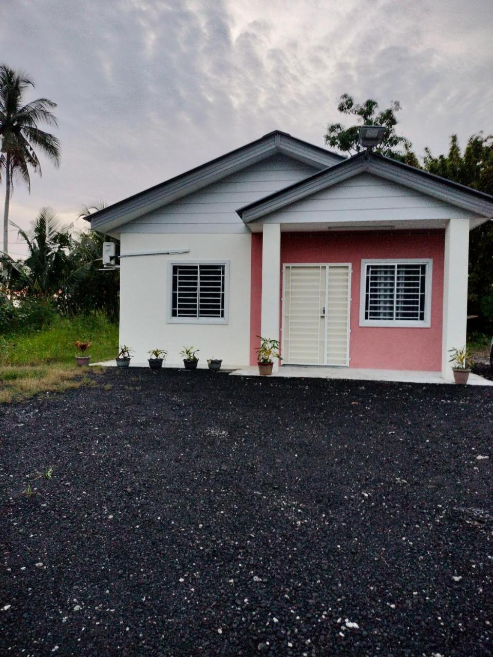 Azk Homestay — 4-Star Luxury Hotel in Sungai Besar, Malaysia