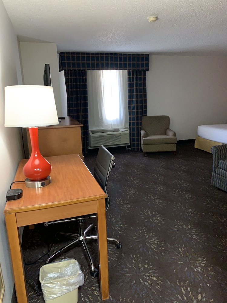 Ramada by Wyndham Santa Fe - photo 14