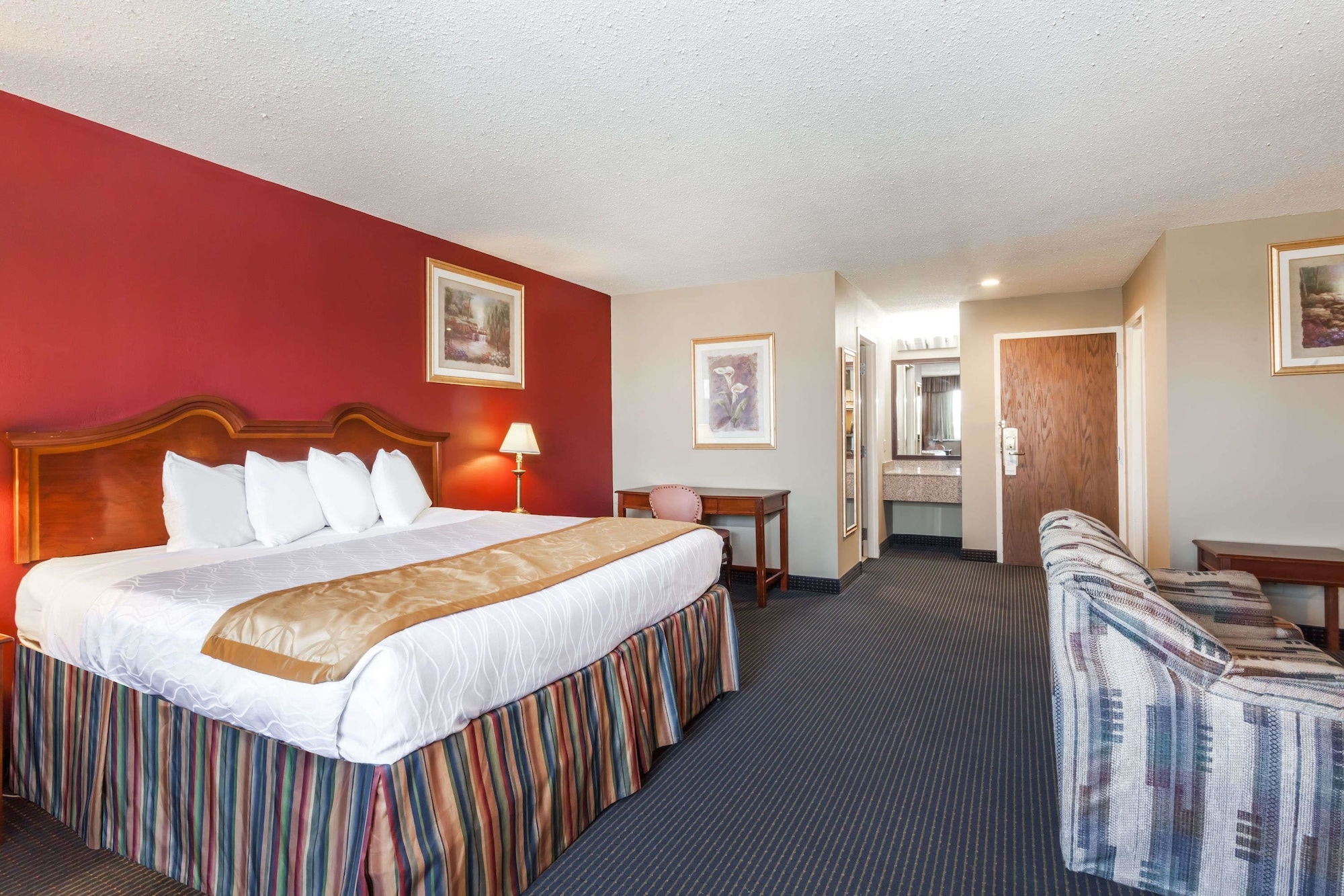APM Inn and Suites - photo 23