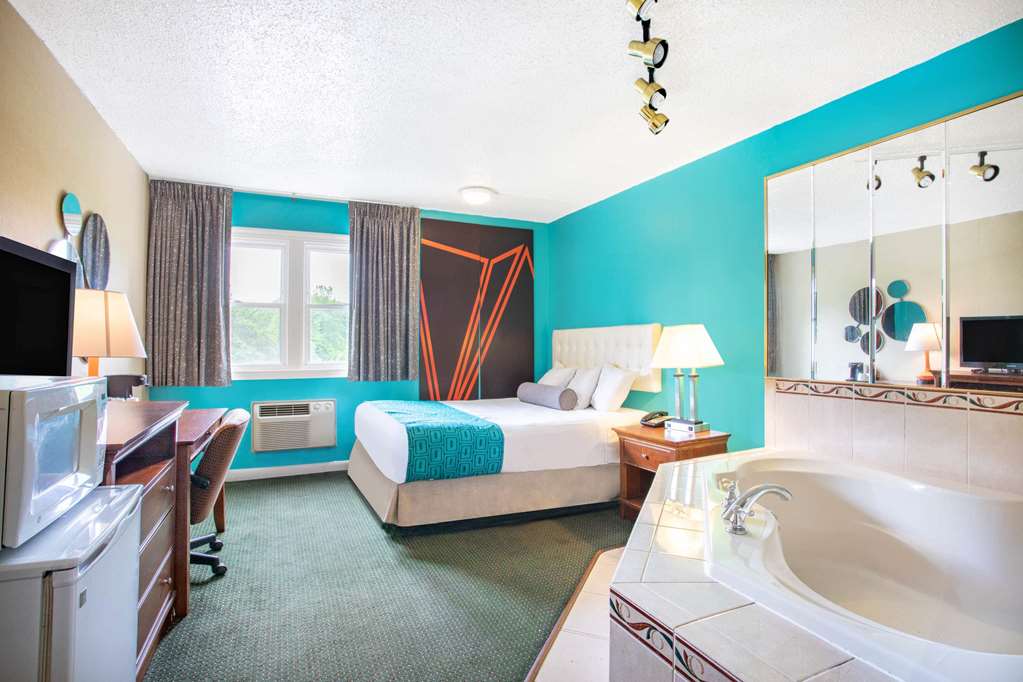 Howard Johnson by Wyndham Hartford South Rocky Hill - photo 22