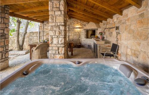 2 Bedroom Stunning Home In Puntera — 4-Star Luxury Hotel in Barban, Croatia