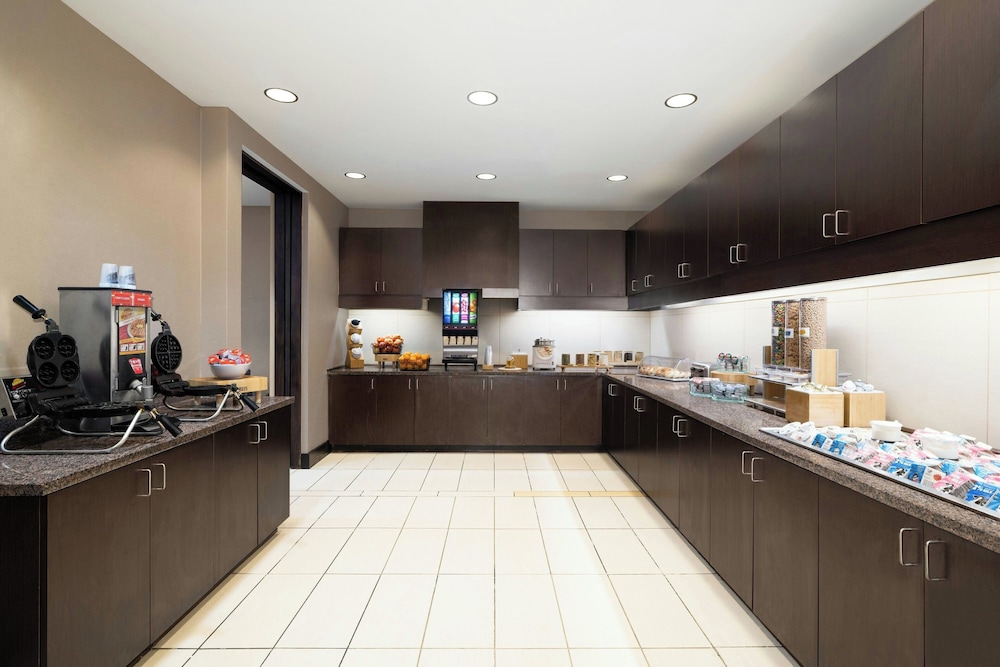 Residence Inn Des Moines Downtown - photo 28
