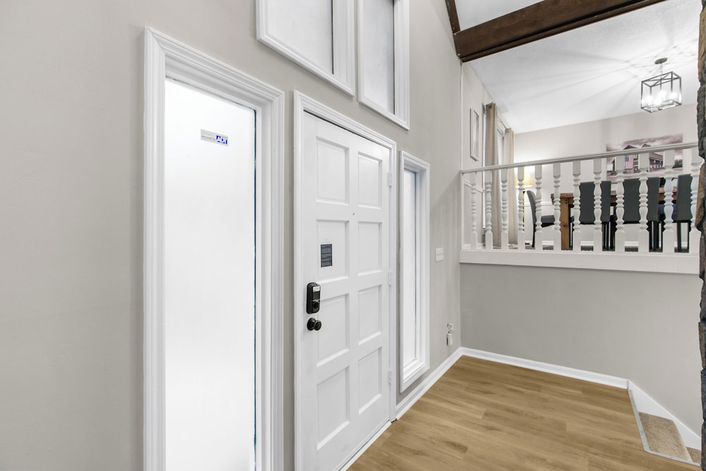 Lake View Newly Renovated in Birmingham, United States