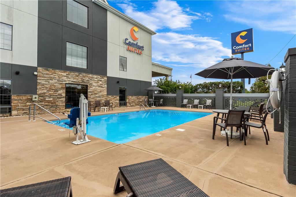 Comfort Suites near Camp Lejeune - photo 27