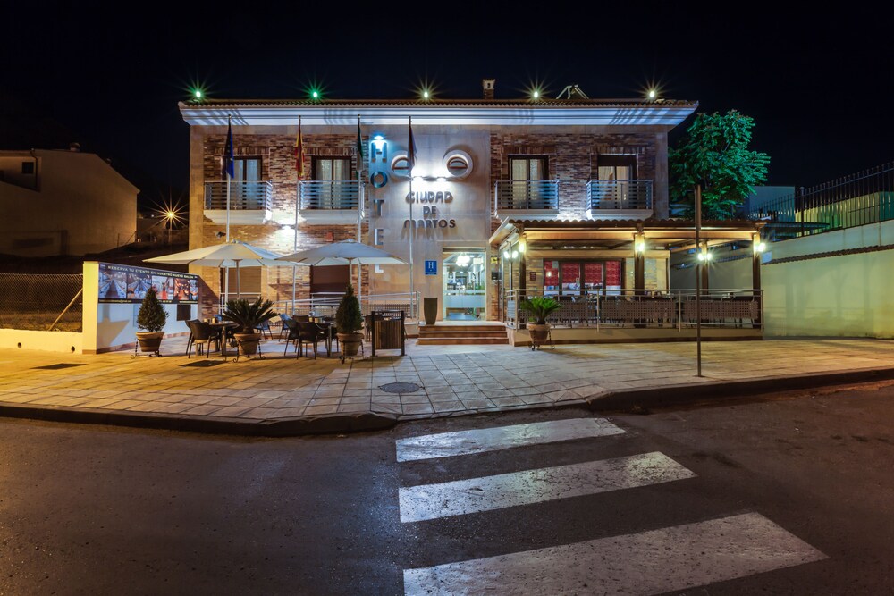 Hotel Ciudad de Martos — hotel in Martos