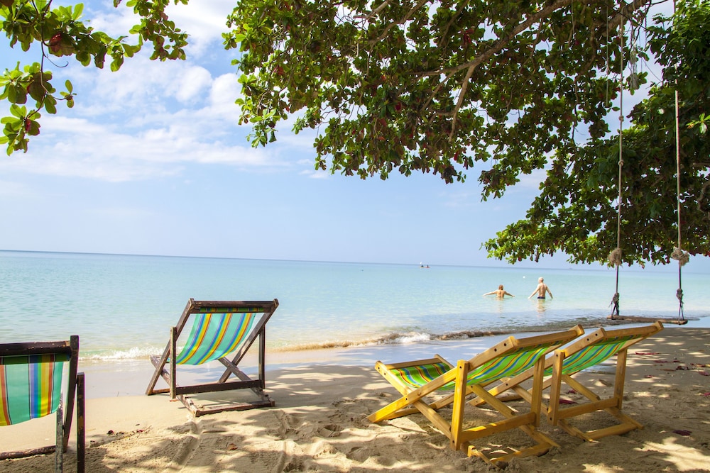 Ban Na White Sand Beach in Ko Chang Tai, Thailand