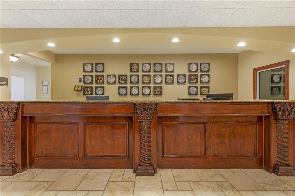 Best Western Plus Monica Royale Inn & Suites - photo 5