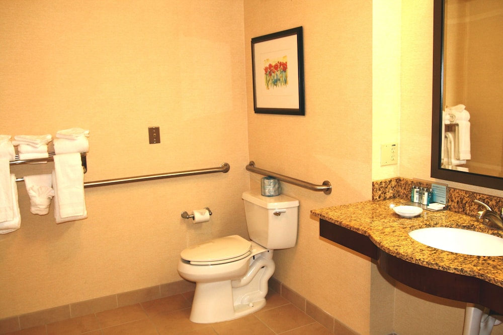 Hampton Inn & Suites Lancaster - photo 16