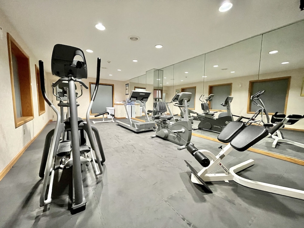 Baymont by Wyndham Fort Wayne Northwest - photo 23