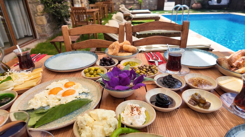 Hop Küçükköy in Ayvalik, Turkey