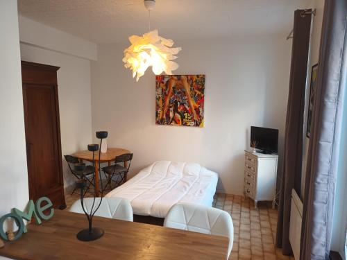 Studios a 50 M Des Plages du Mourillon in Toulon, France