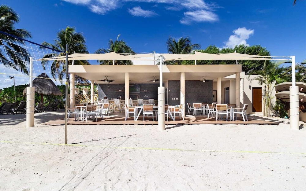 The Elements Oceanfront & Beachside Condo Hotel - last minute hotel in Playa Del Carmen