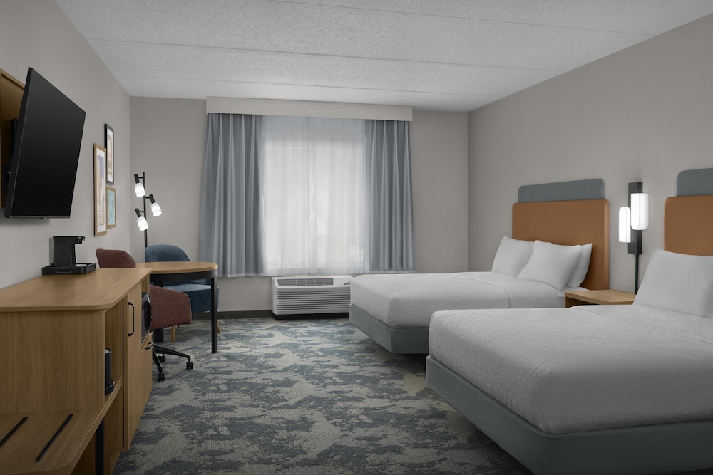 Hampton Inn & Suites Huntersville - photo 8