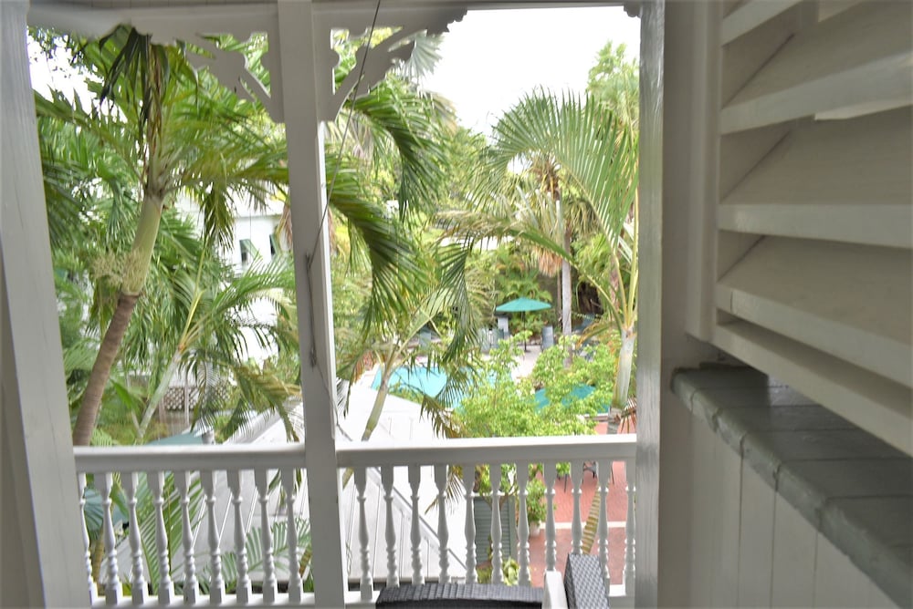 Simonton Court Historic Inn & Cottages - photo 202