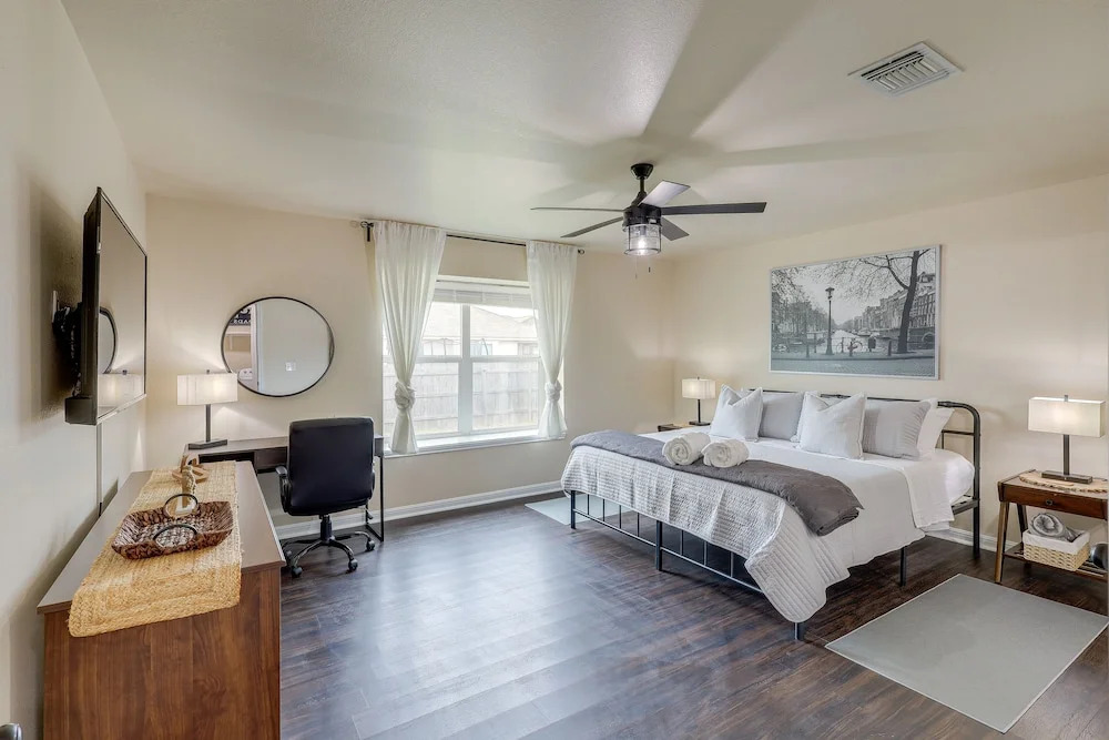 8 Mi To Fort Cavazos Modern Home With Fire Pit 19535468 — Killeen