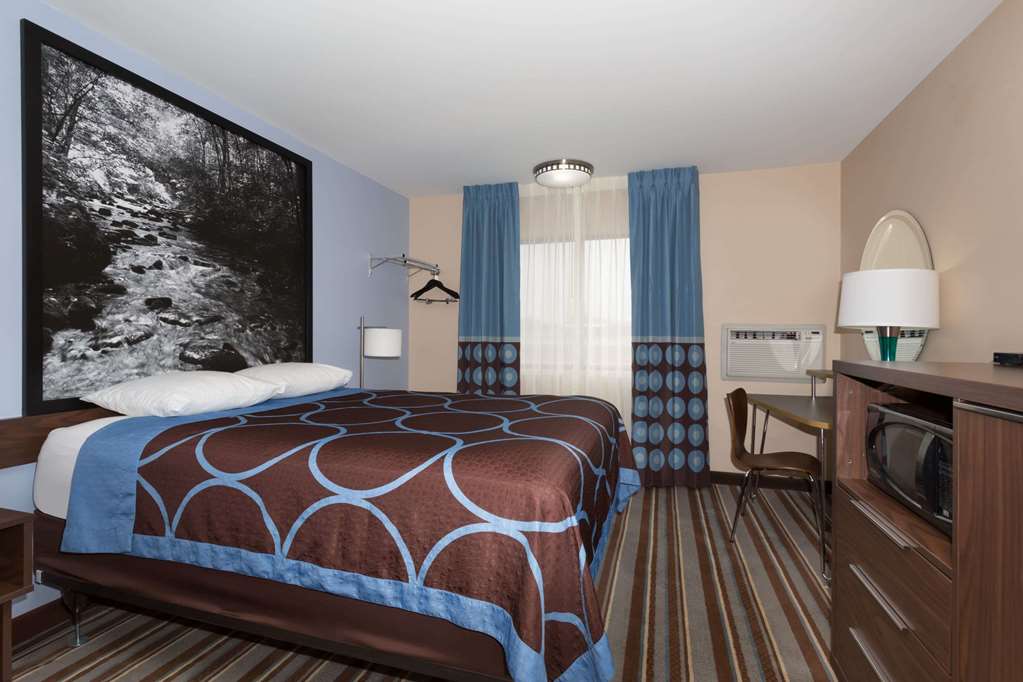 Super 8 by Wyndham Longmont Twin Peaks - photo 6