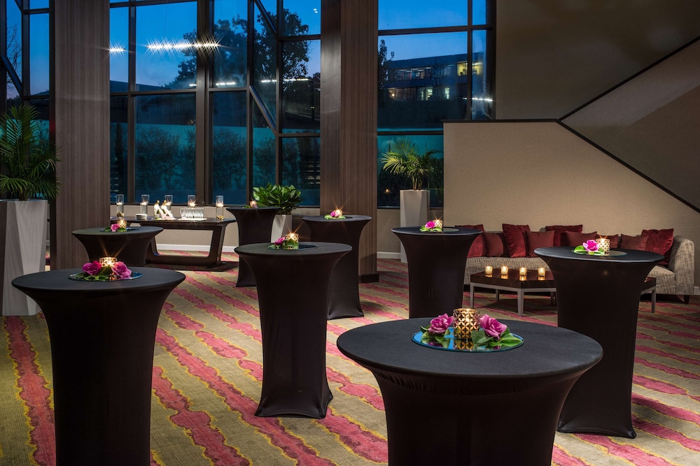 DoubleTree by Hilton Hotel Austin Northwest Arboretum - photo 32