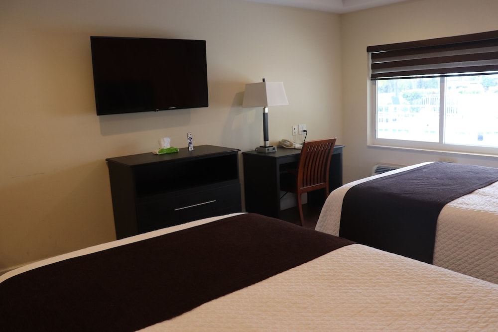 Curtis Inn & Suites - photo 8