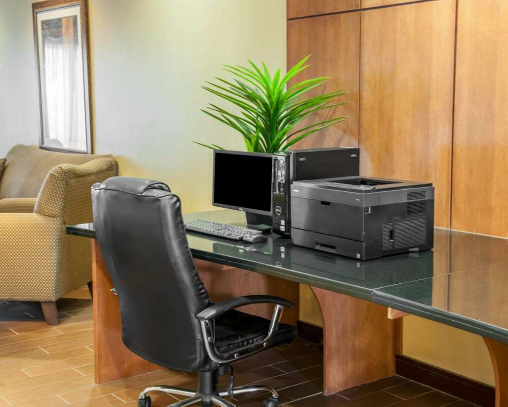 Comfort Suites Southport - photo 38