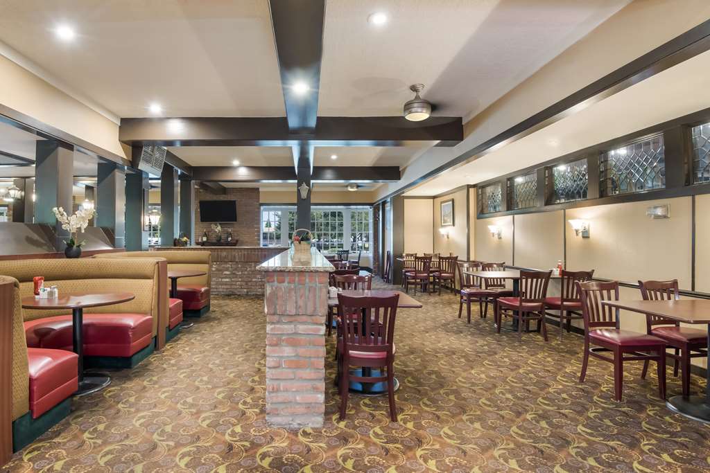 SureStay Plus Hotel by Best Western Reno Airport - photo 10