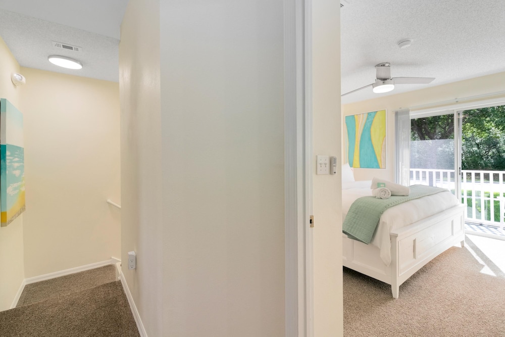 Minutes to Disney Boutique 3BR 2.5 Bath Coastal TH - photo 14