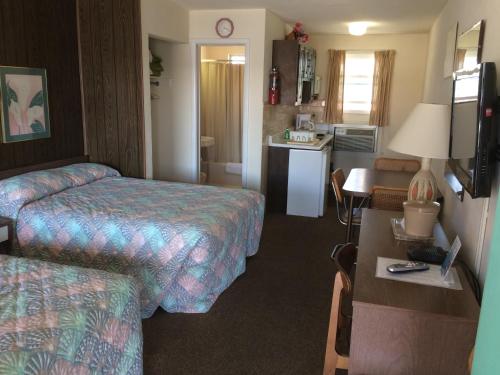 Crystal Sands Motel - photo 40