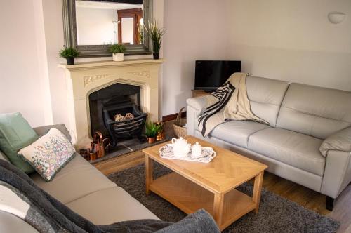 Beech Cottage cosy 7 bed sleeps 9 dogs very welcome — Dronfield — photo 4