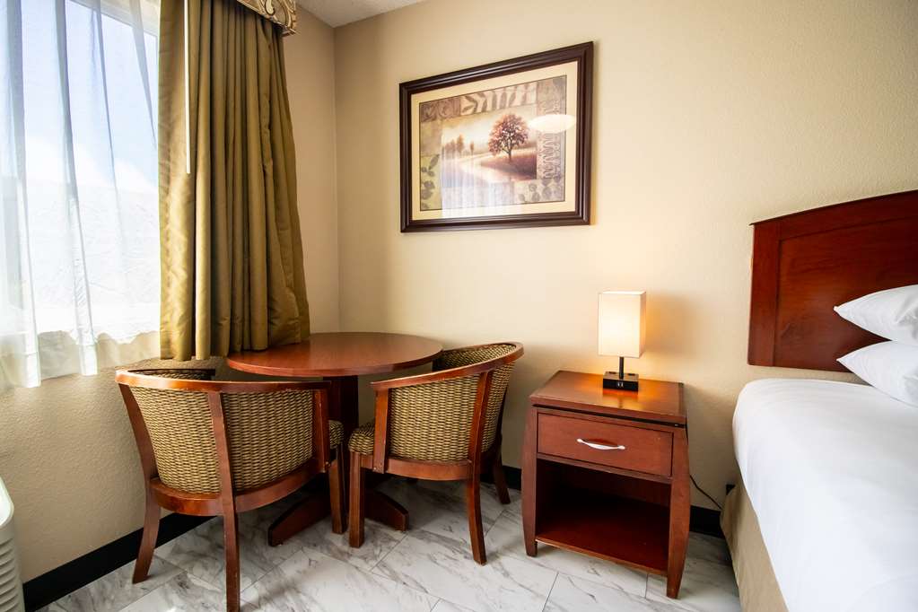 Red Lion Inn & Suites Vancouver - photo 17