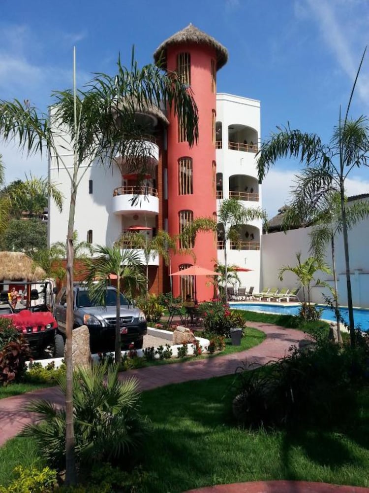 Hotel y Suites Los Encantos in Sayulita, Mexico