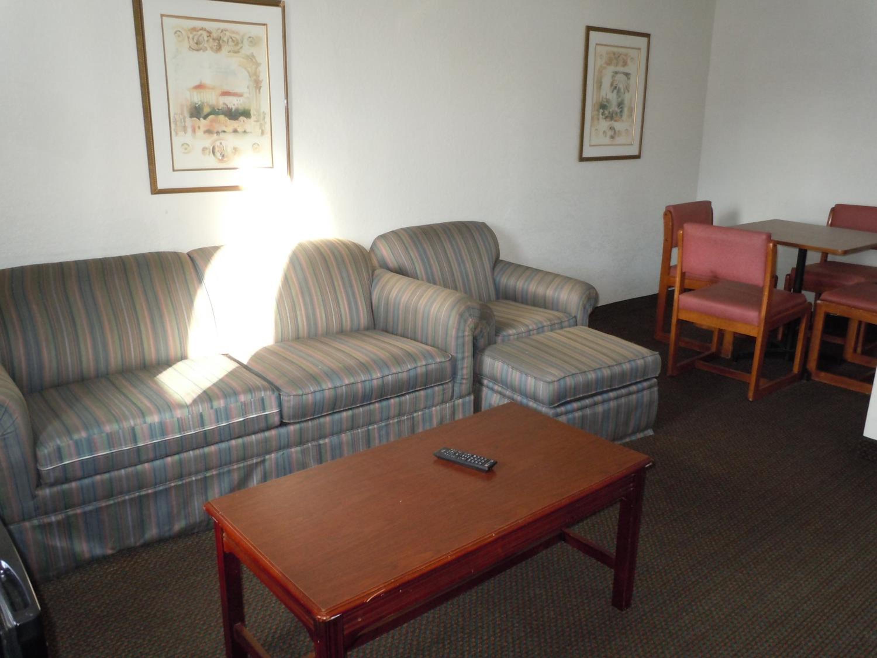 Travelodge by Wyndham Grand Rapids North - photo 15