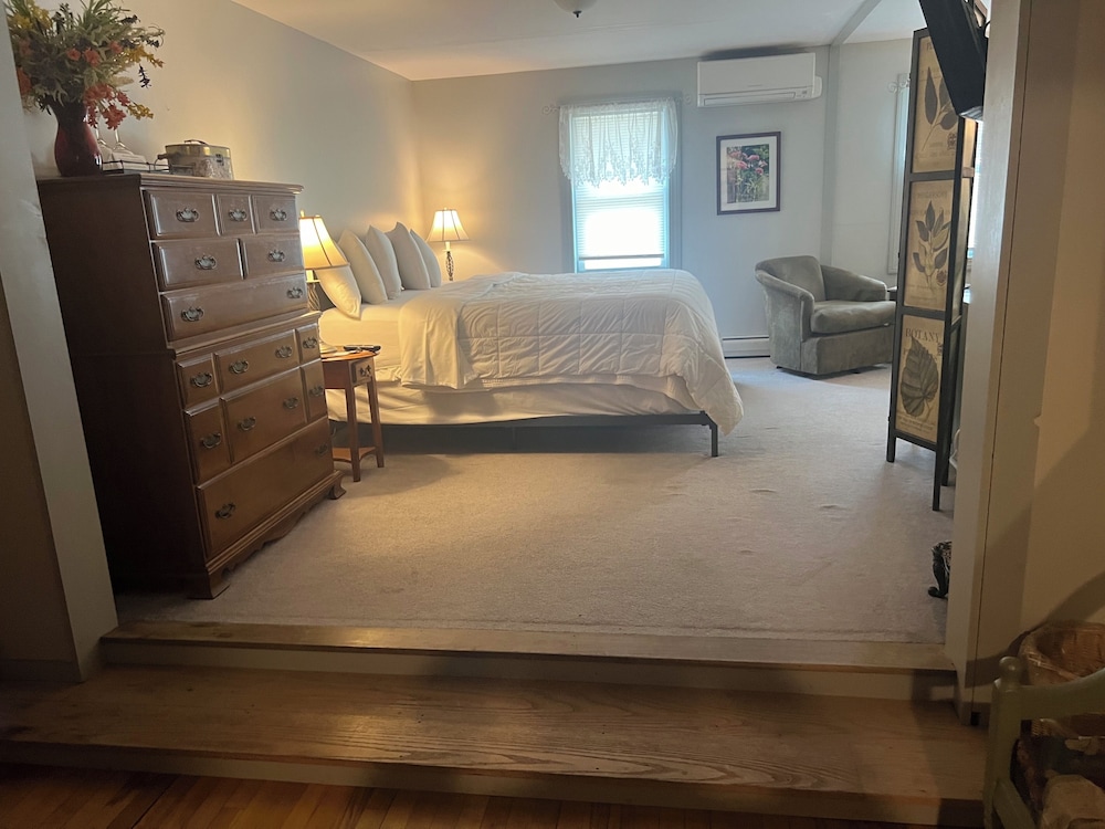 The Vermont Inn - photo 39