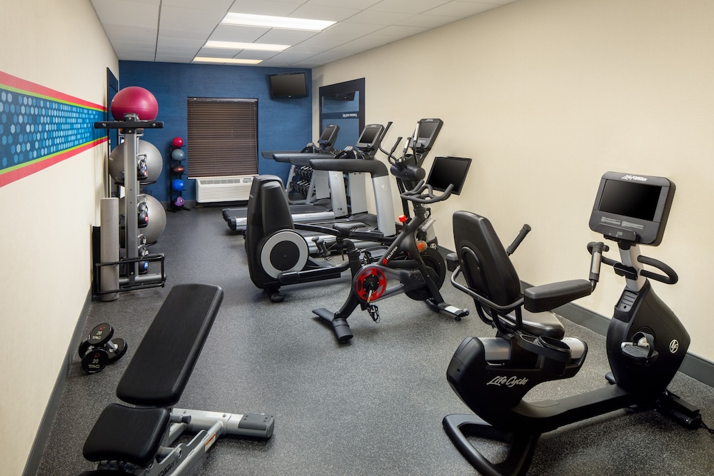 Hampton Inn Garden City Long Island - photo 19