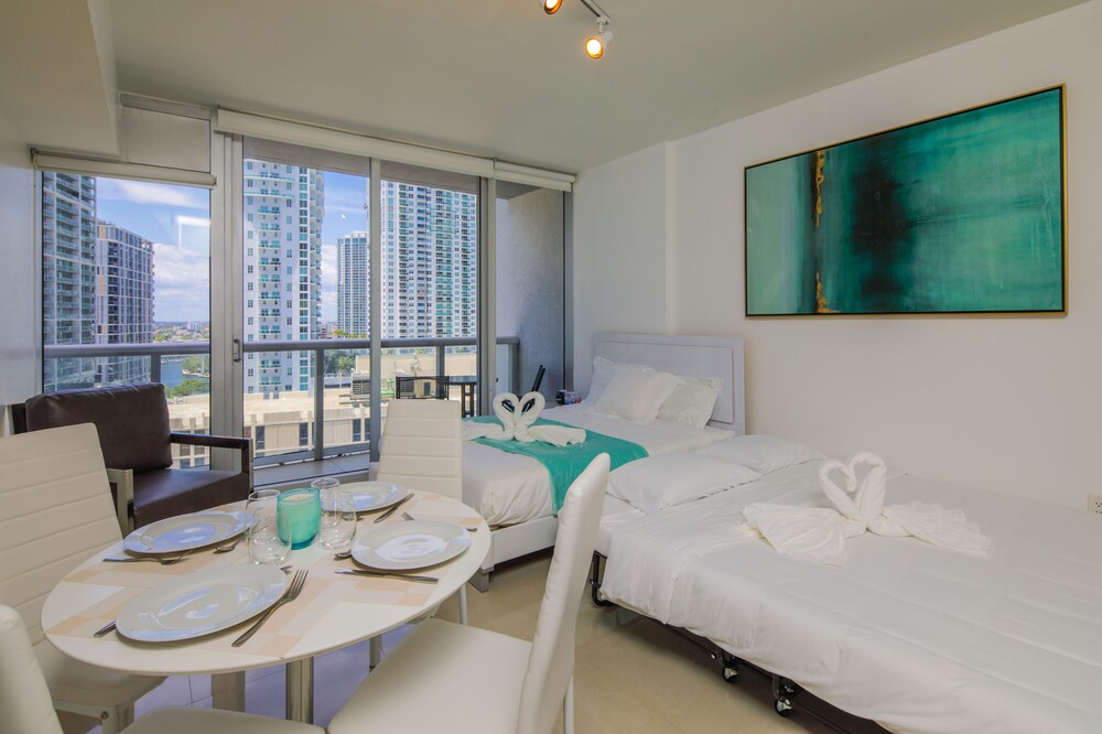 Icon Brickell Downtown W Miami Suites - photo 7