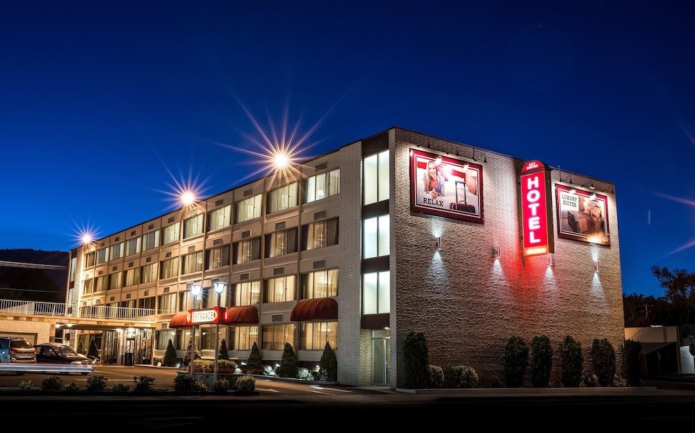 Carson Tahoe Hotel - carbon neutral hotel in Carson