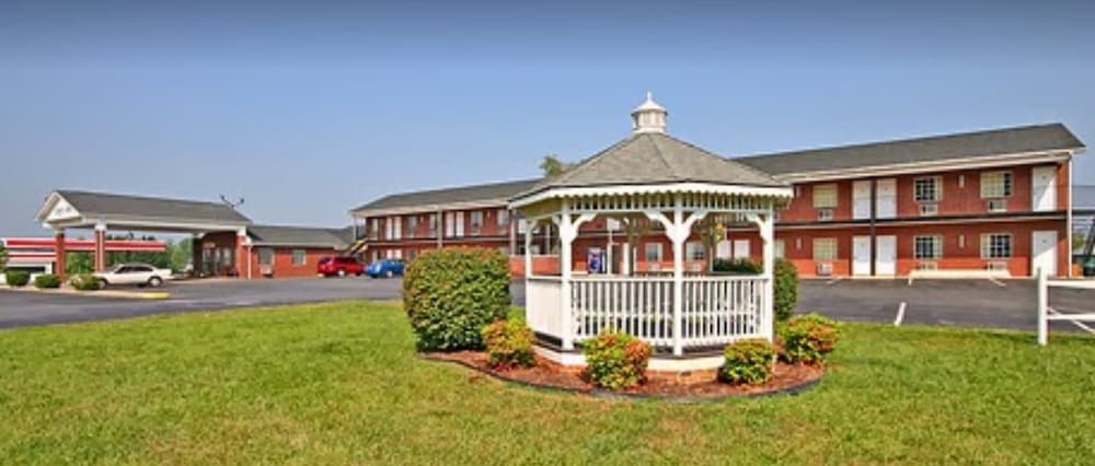 Surry Inn Dobson I 77 Exit 93 - photo 26