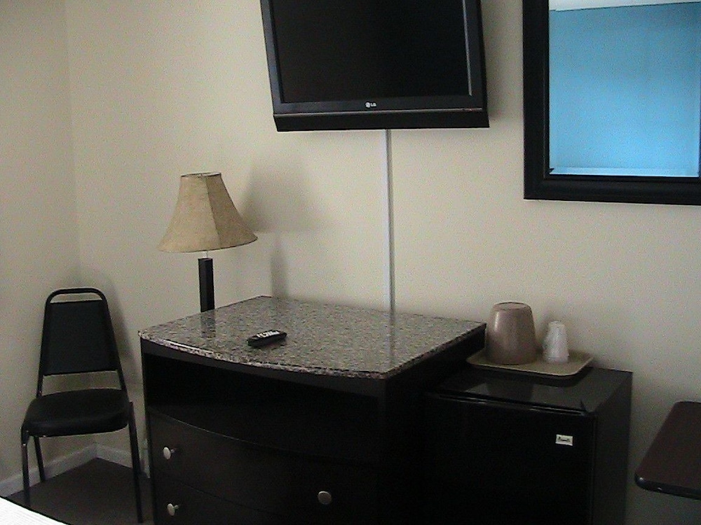 Shore Point Motel - photo 7