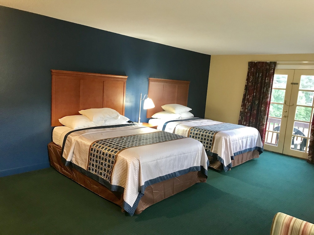 Swiss Chalets Village Inn - photo 45