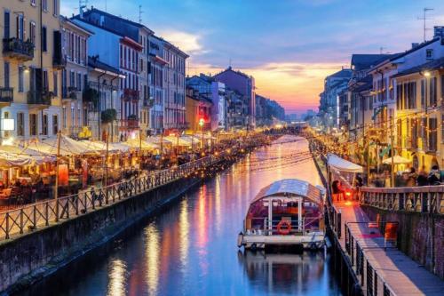 Apartment Navigli Milano — 4-Star Luxury Hotel in Milan, Italy