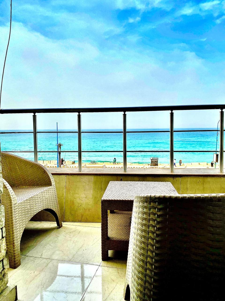 ALEX HOMES Sporting Cozy Apartments with Direct Sea View — 4-Star Luxury Hotel in Alexandria, Egypt