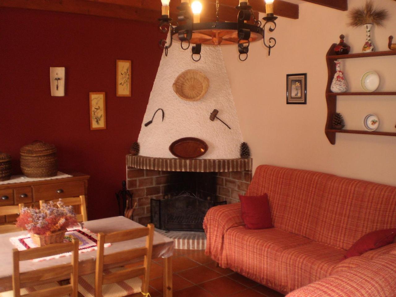 La Atalaya de Los Romanes - carbon neutral hotel in Vinuela