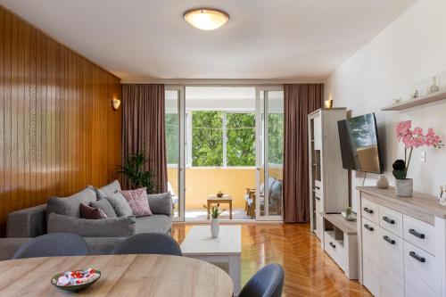 Bliss Apartment near Bellevue beach — 4-Star Luxury Hotel in Dubrovnik, Croatia