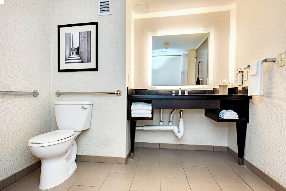 Holiday Inn Washington Capitol Natl Mall by IHG - photo 23