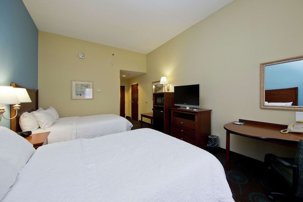 Hampton Inn Martinsburg South Inwood - photo 16