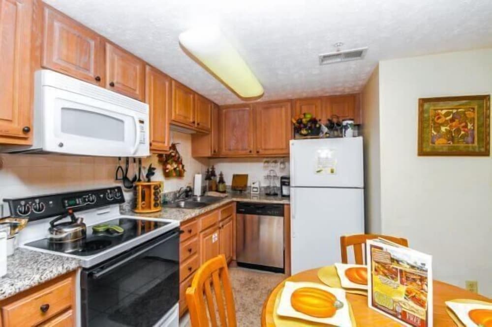 1501 Golf View Towers Southern Comfort - photo 14