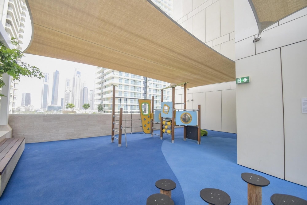 Luxury Living in Emaar Beachfront w Private Beach — 4-Star Luxury Hotel in Dubai, United Arab Emirates