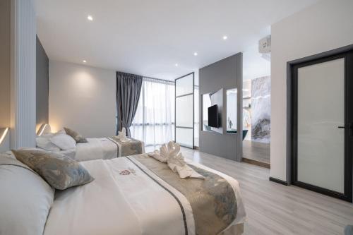 Saturn Hotel - last minute hotel in George Town
