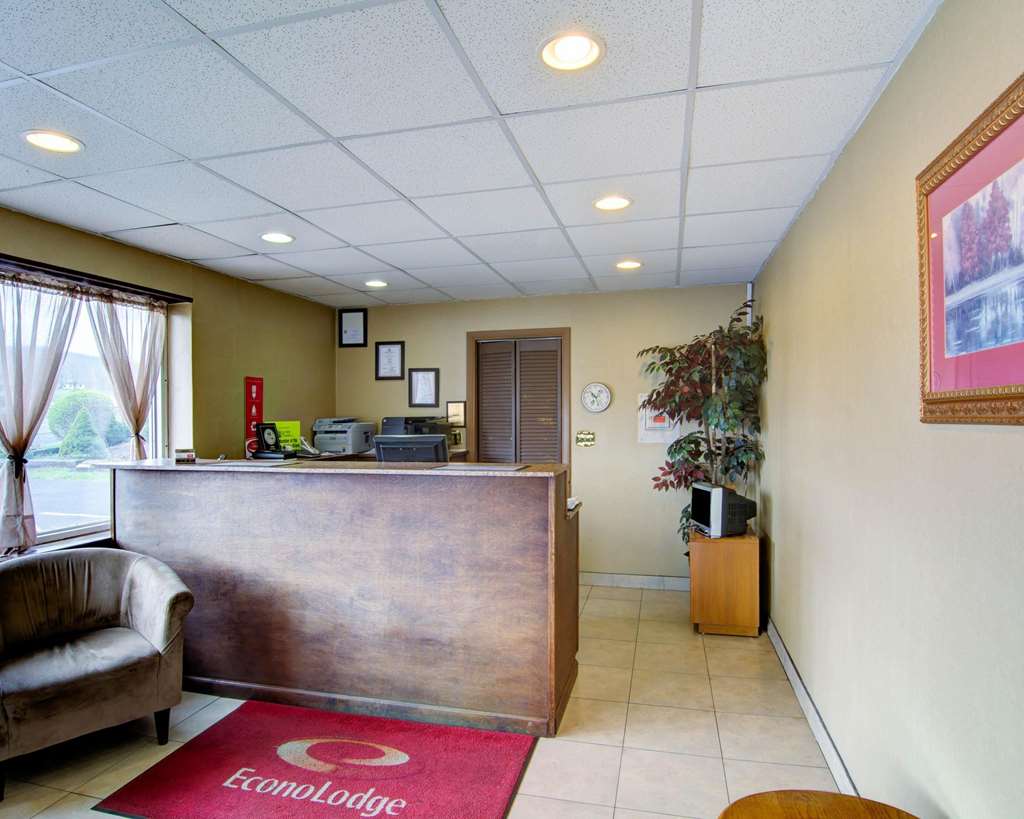 Econo Lodge Wytheville I 77 & I 81 - photo 4