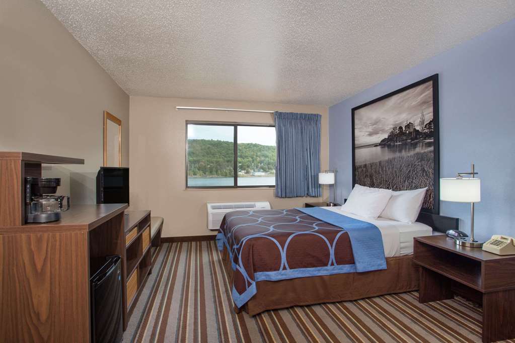 Super 8 by Wyndham Houghton - photo 12